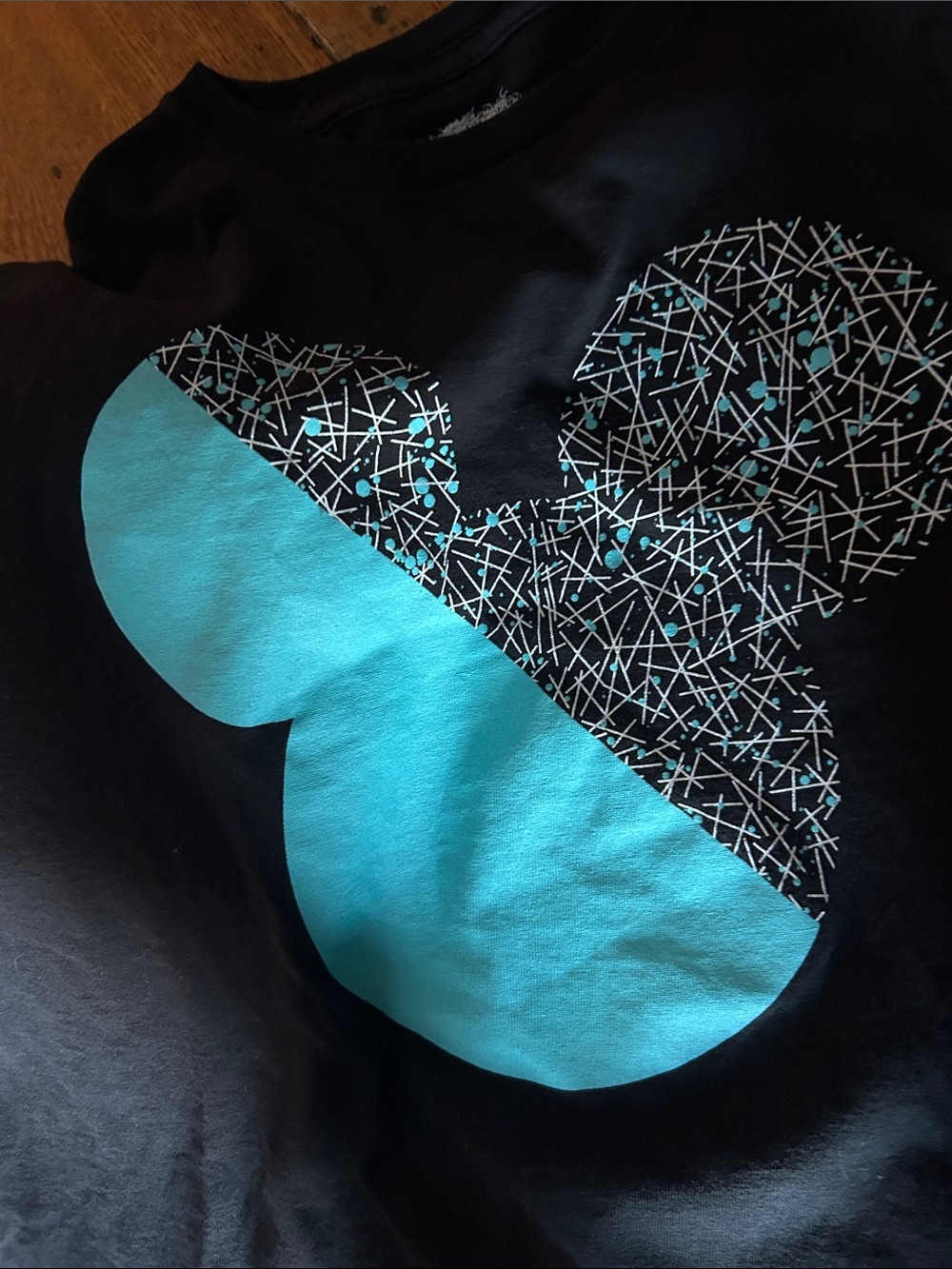 Four Graphic Disney T-Shirt - Picture 10 of 11
